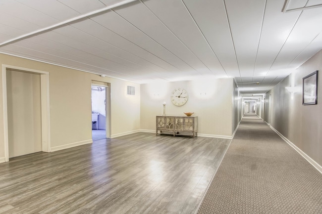 Newly updated hallways - Grandview Pointe Apartments