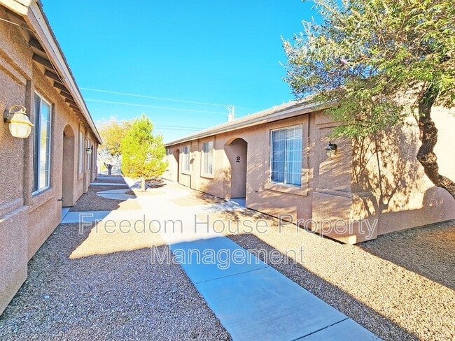 Foto del edificio - 1110 Red Butte St