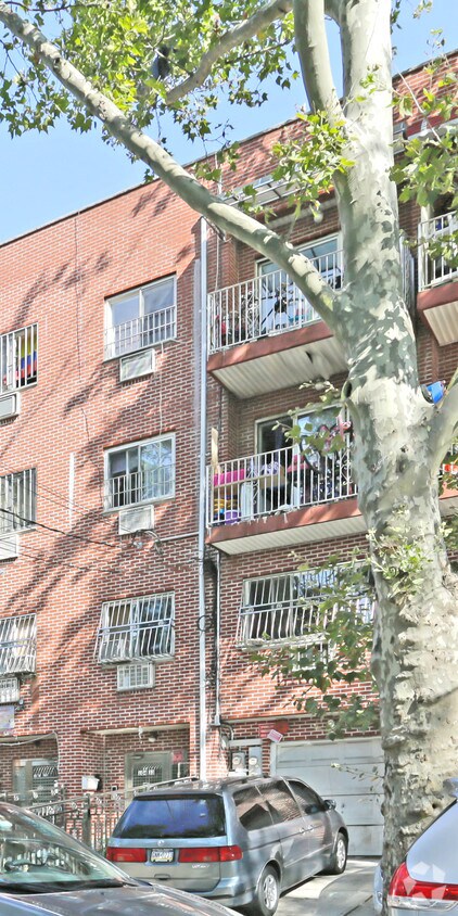 Foto del edificio - 104-33 37th Rd