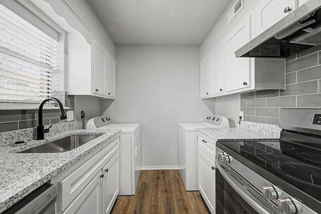 Building Photo - 205A Jefferson St