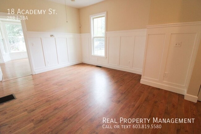 Foto del edificio - Downtown 2BR Apartment with Modern Updates...