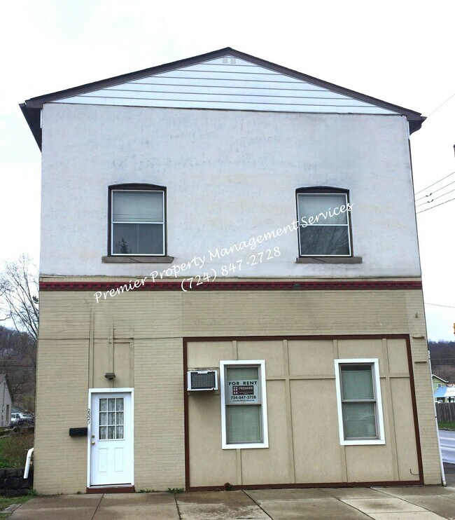 Building Photo - 703 24th St