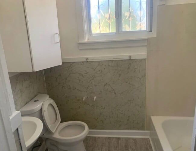 Building Photo - 1200 Moisant St