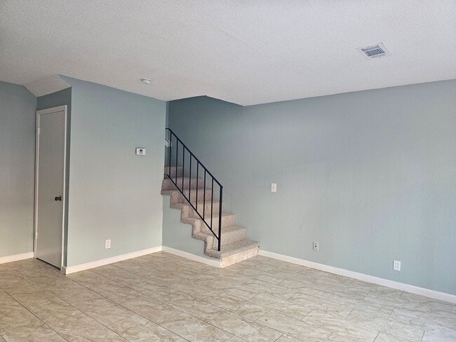 Foto del edificio - Sunny and Bright 2 Bedroom Townhouse in Vallejo CA