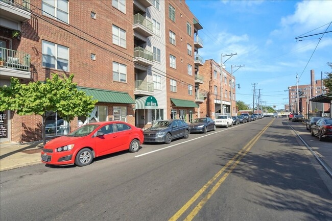 Building Photo - Gorgeous 1 bd 1 bath in City House Condos ...