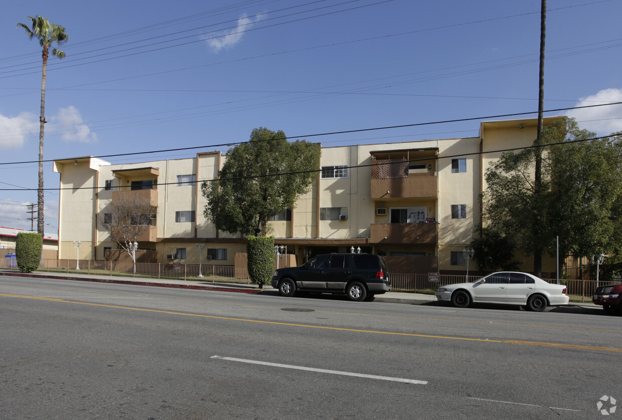 Foto principal - Coldwater Canyon Apartments