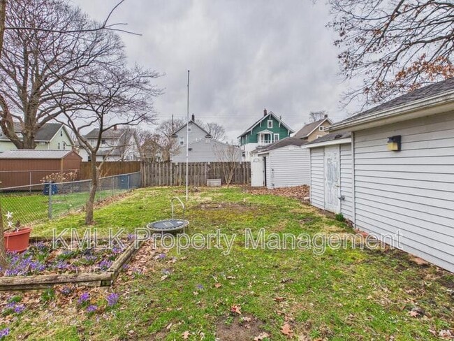 Building Photo - 1159 Carey Ave