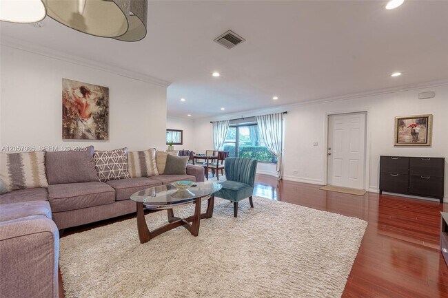 Foto del edificio - 740 Ridgewood Ln