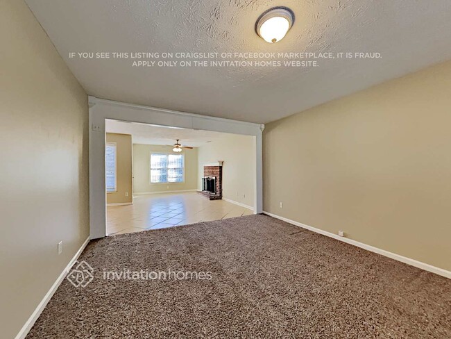 Building Photo - 3925 Riversong Dr NW