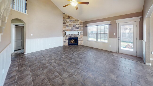 Building Photo - 2706 Colony Creek Dr