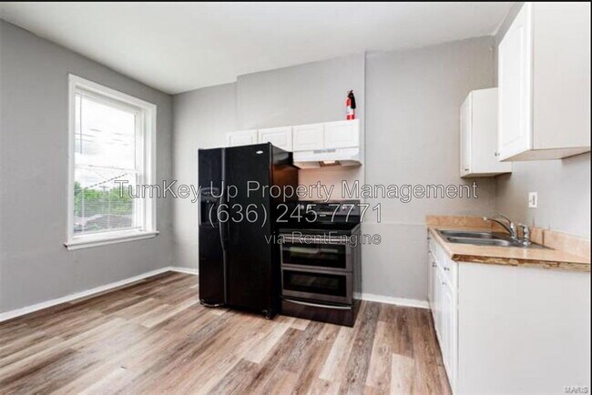 Foto del edificio - 4005 S Grand Blvd