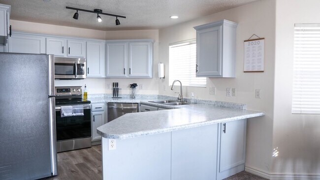 Building Photo - 1705 Westbury Way