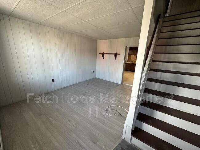 Building Photo - 422 Hillside Ave