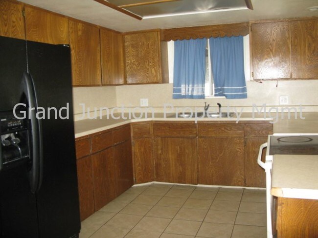 Foto del edificio - 2448 Mesa Ave