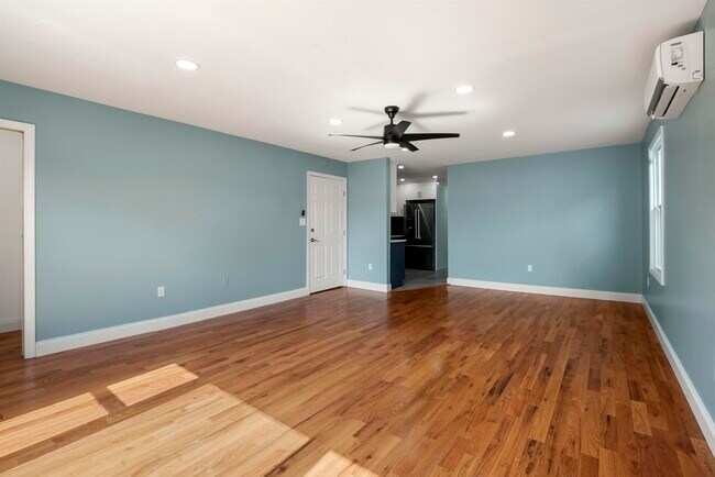 Foto del edificio - 83 Webster Ave