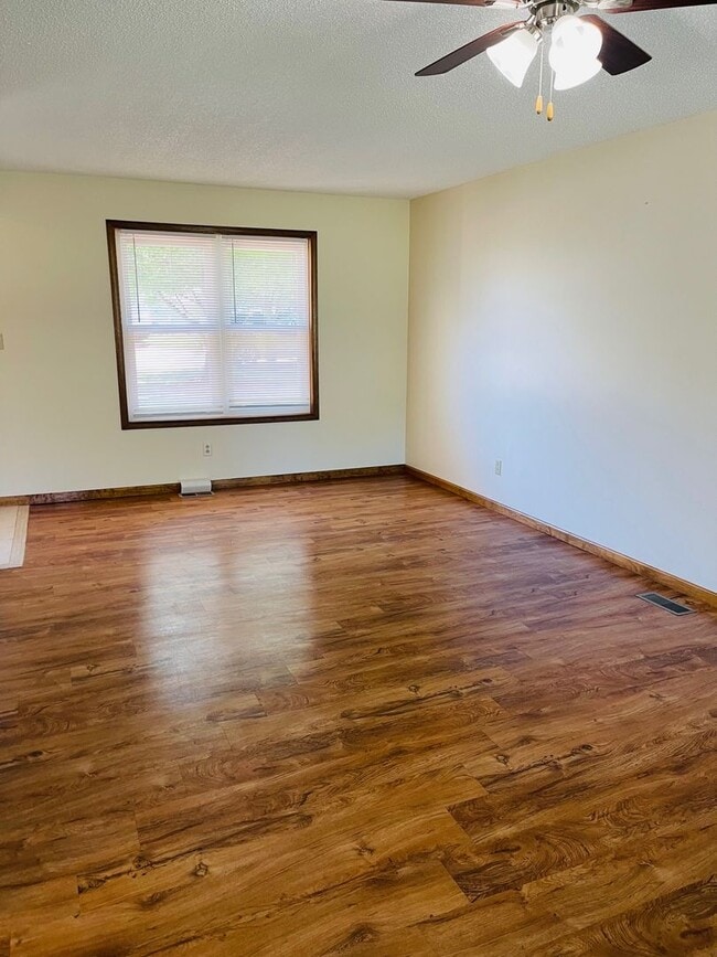 Foto del edificio - Beautiful, Spacious Single Family Home