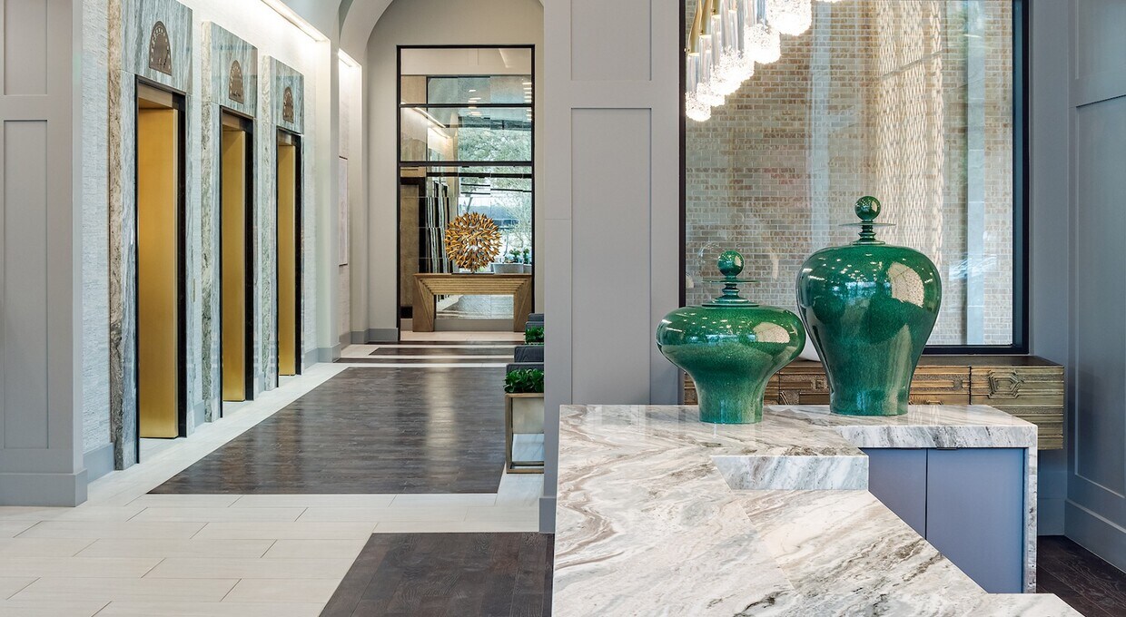 Foto principal - Above It All: Sky Yard Apartments – Where ...