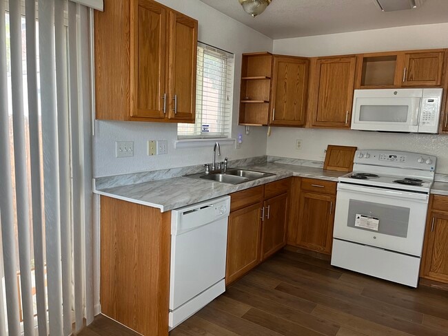 Foto del edificio - 3249 N Madison St