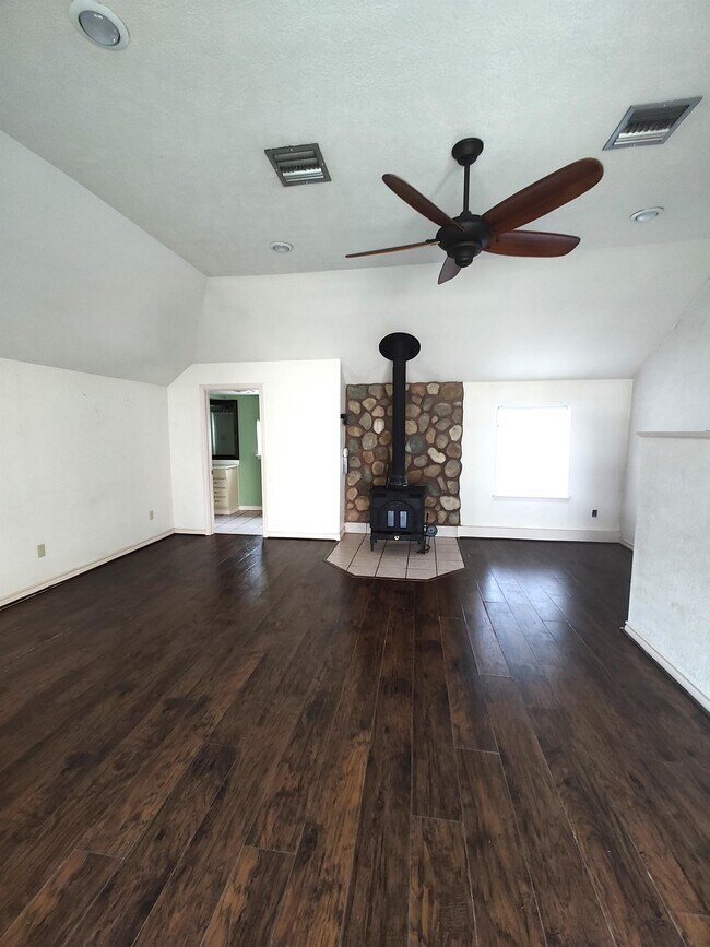 Foto del edificio - 65 Hooks Rd