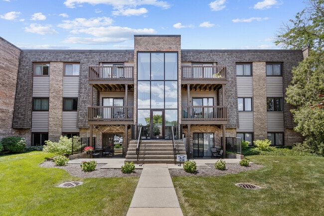 Building Photo - 1444 Stonebridge Cir