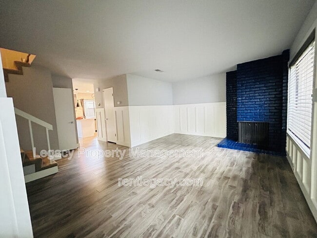 Building Photo - 134 Hartnell Pl