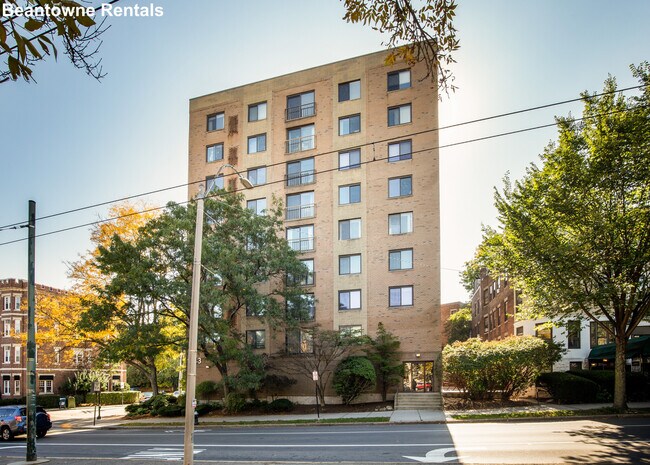 Foto del edificio - 1243 Beacon St