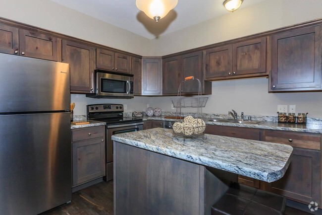 Kitchen - so much counter and storage space! - Inter Urban