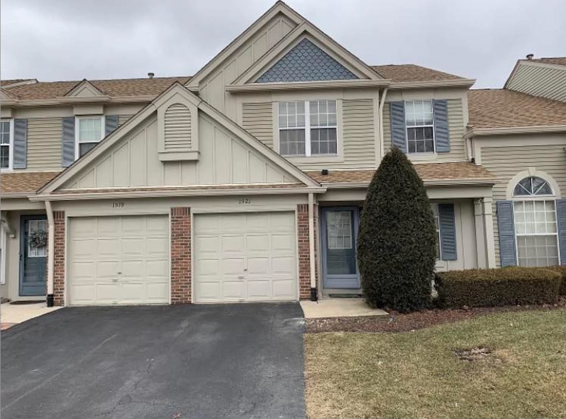1521 Plum Ln, Westmont, IL 60559 Townhome Rentals in Westmont IL