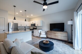 Interior Photo - 1729 Midtown