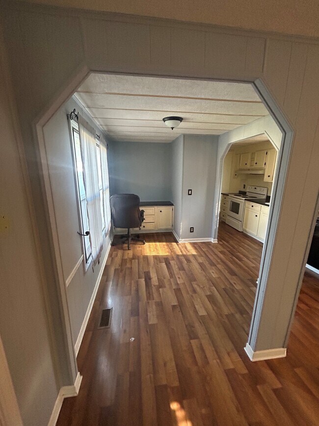 Foto del edificio - 38 Poplar Dr