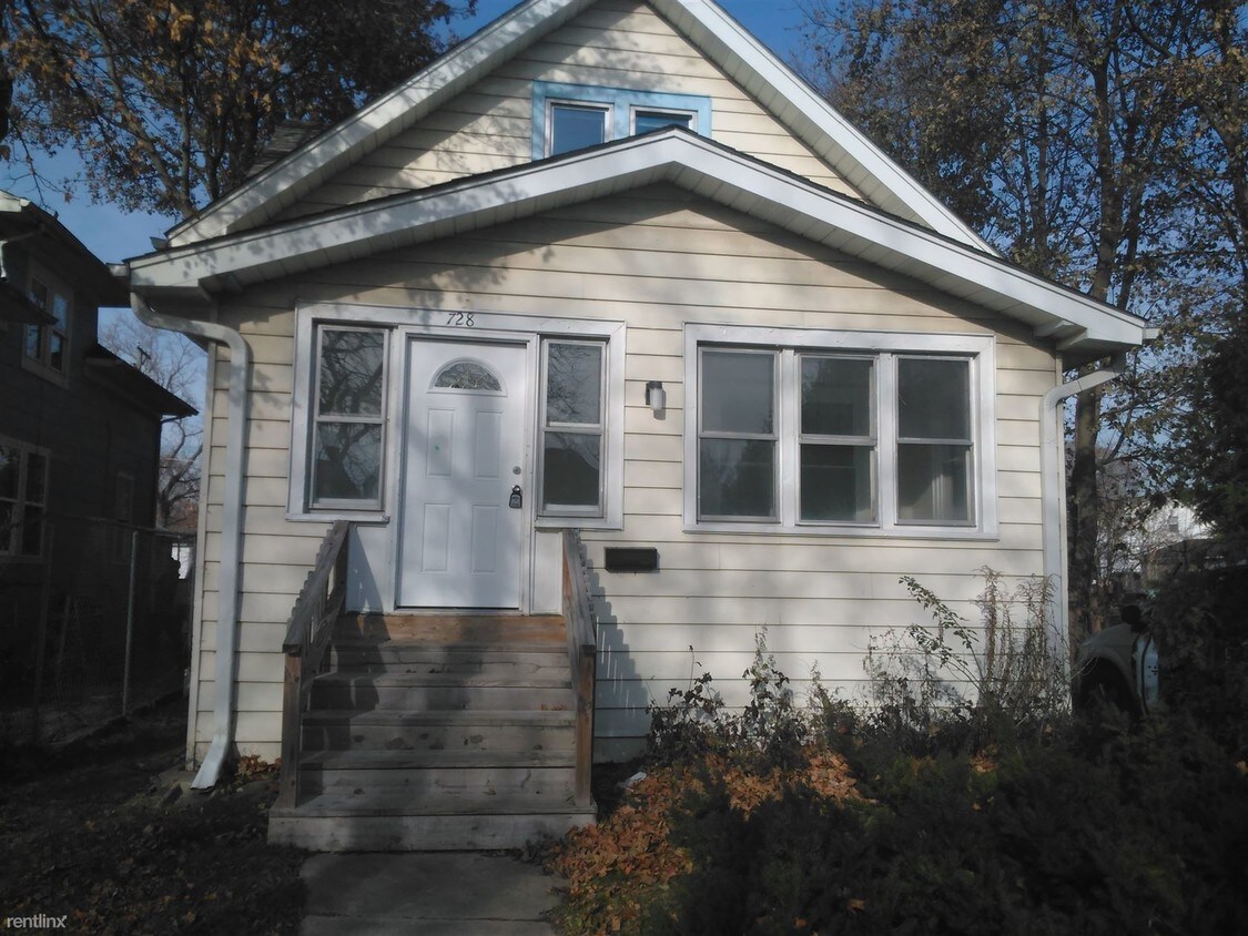 3 br, 1.5 bath House 728 May St House Rental in Waukegan, IL
