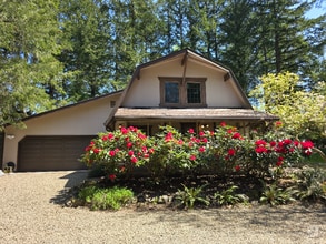 Building Photo - 12015 Clear Crk Ct NW