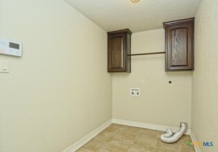 Building Photo - 1906 Deer Field Way