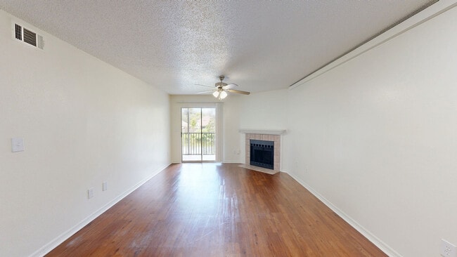 Interior Photo - Regatta Shores