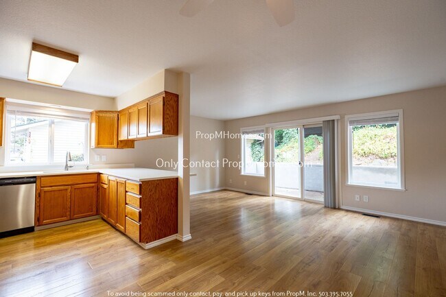 Building Photo - Open-Concept Living with Easy Portland Com...