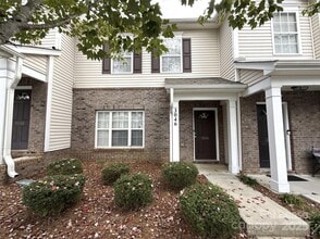 Building Photo - 3046 Summerfield Ridge Ln