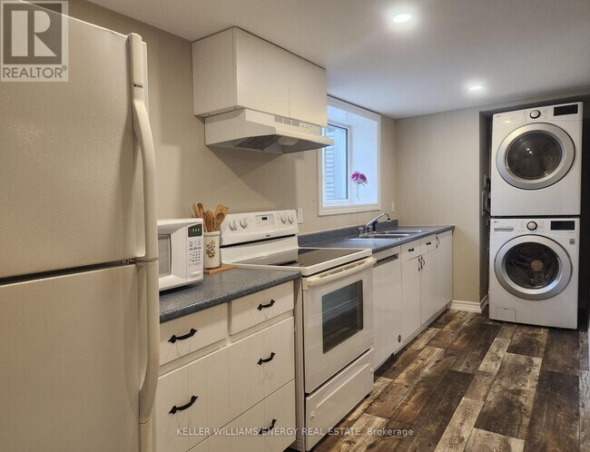 Photo du bâtiment - 737 Law St