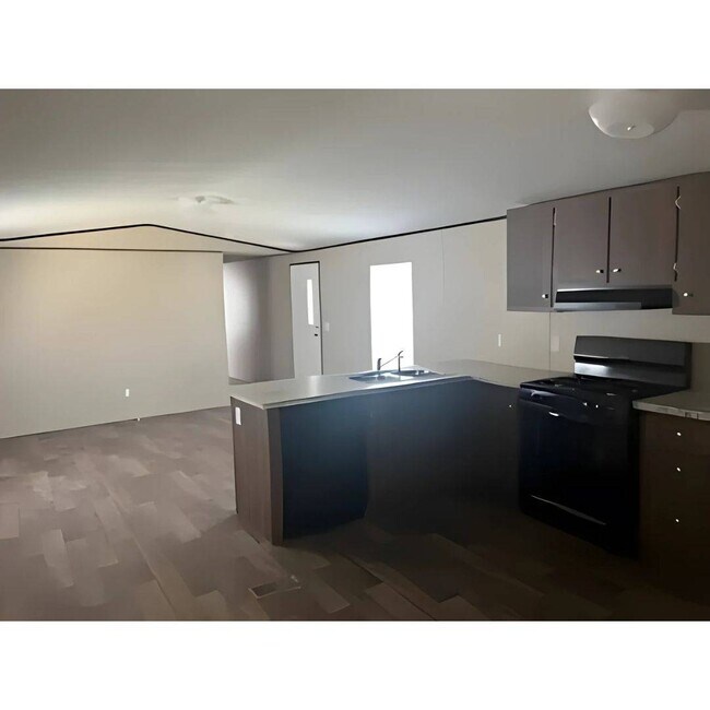 Foto del edificio - 1085 Spring Bay Rd