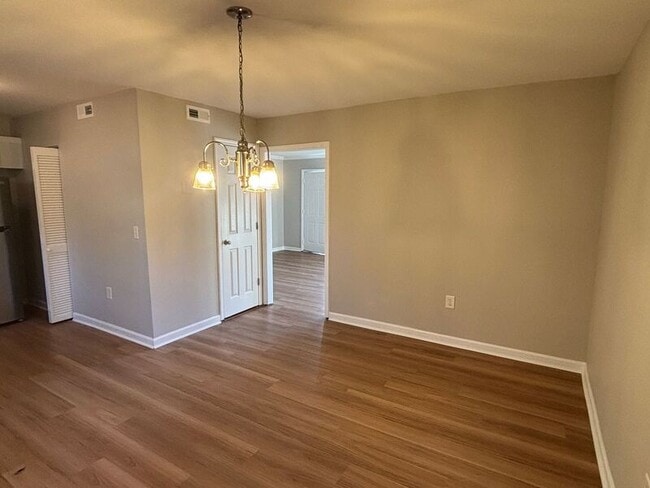 Foto del edificio - 415 Parkdale Dr