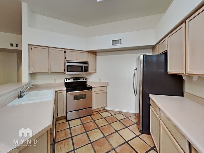 Building Photo - 1293 W Crystalline Way