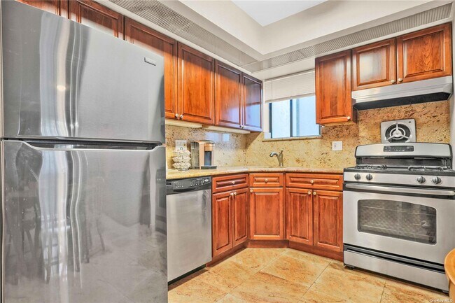 Foto del edificio - 85-87-87 67th Ave