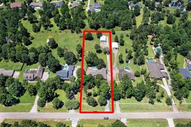 Foto del edificio - 15680 Connie Ln