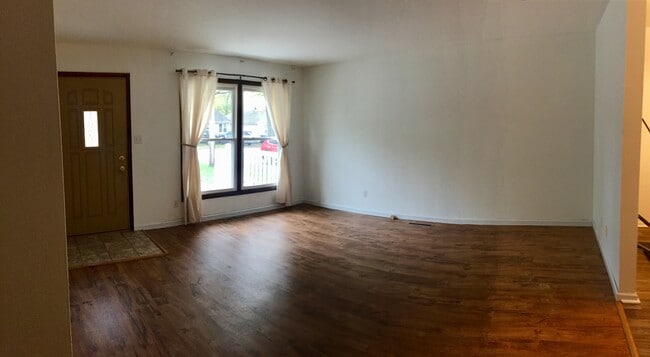 Building Photo - 812 S 14th St