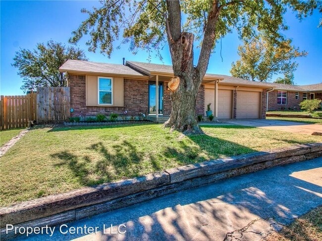 Building Photo - 3 br, 1 bath House - 664 SW 12th St