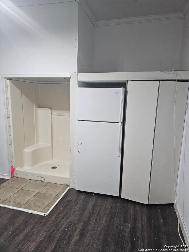 Foto del edificio - STUDIO APARTMENT NEAR DOWNTOWN!