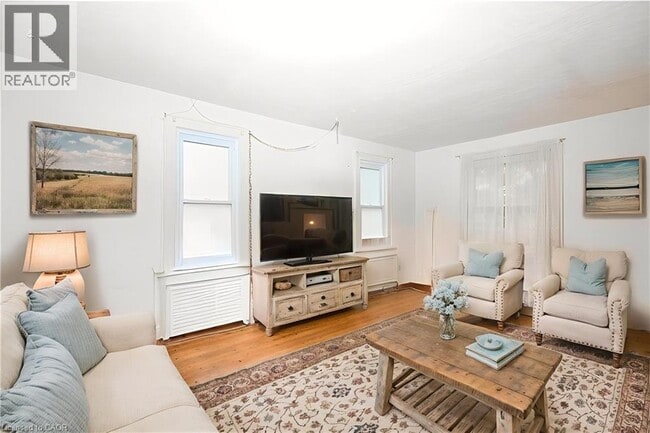 Building Photo - 33 Merigold St