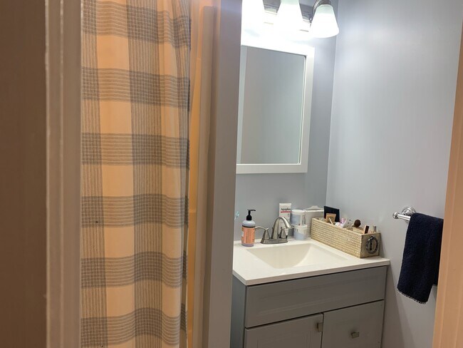 Foto del edificio - 103 Charles St