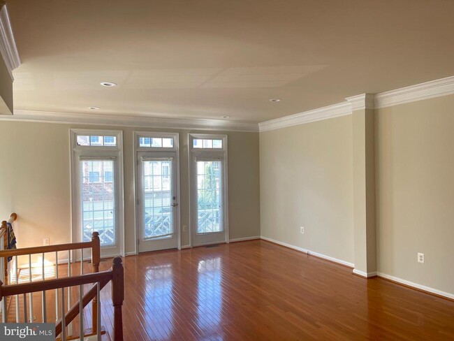 Building Photo - 4626 Carisbrooke Ln