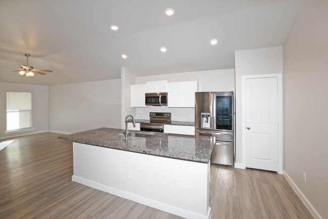 Building Photo - 6904 Athens St