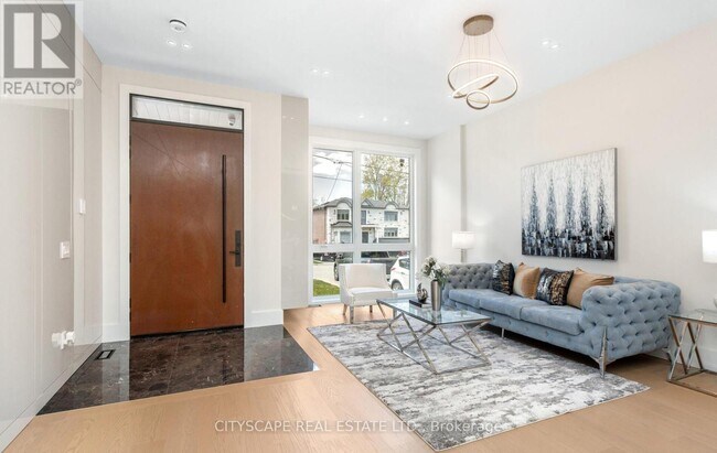 Building Photo - 55 Adanac Dr